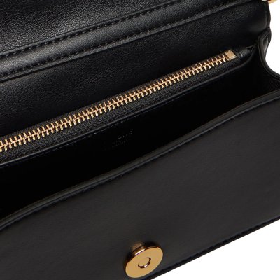 THE EMBOSSED Q WALLET ON CHAIN